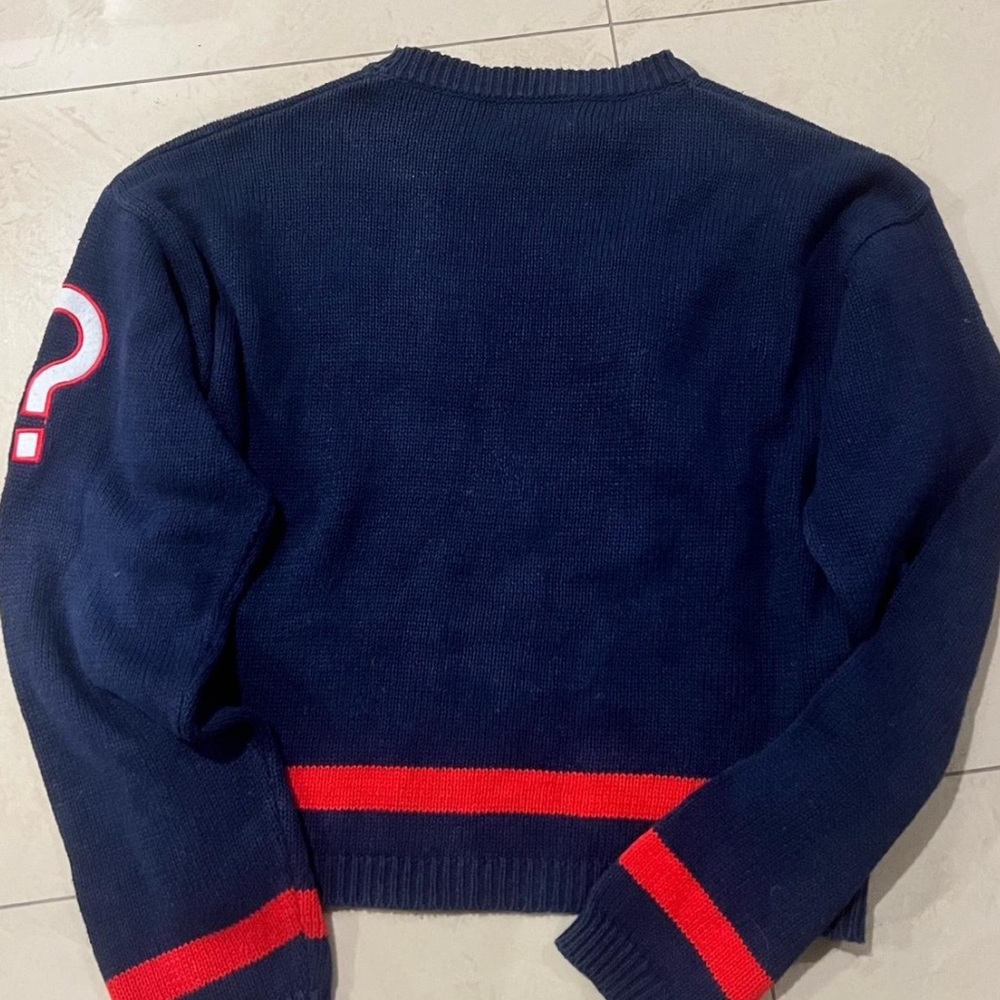 GUESS SWEATER 💟 - Picture 2 of 2